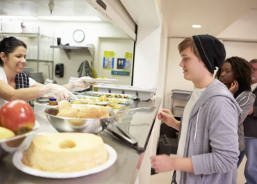 Chicago's Unity Initiative: A Beacon of Hope for Migrants in Winter - 1 (800) 880-7954